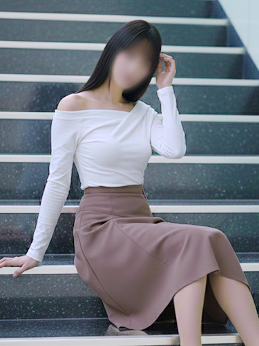 巨乳スレンダー美脚妻 音羽3