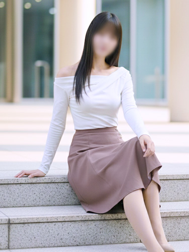 巨乳スレンダー美脚妻 音羽04