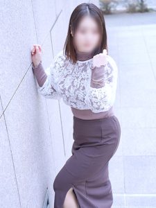 巨乳の癒し系 OL 菜々01