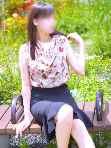 体験入店 風俗未経験の高身長な熟女 瑞奈