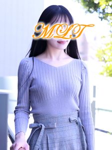 初風俗の上品な良家の若妻　あやな