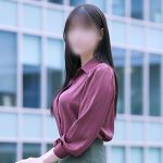 巨乳スレンダー美脚妻 音羽