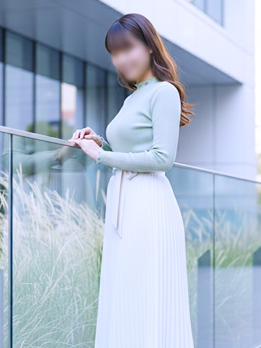 長身で巨乳の癒し系熟女 恵里奈4