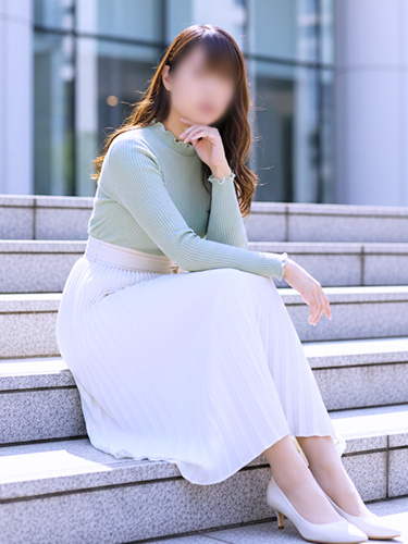 長身で巨乳の癒し系熟女 恵里奈5