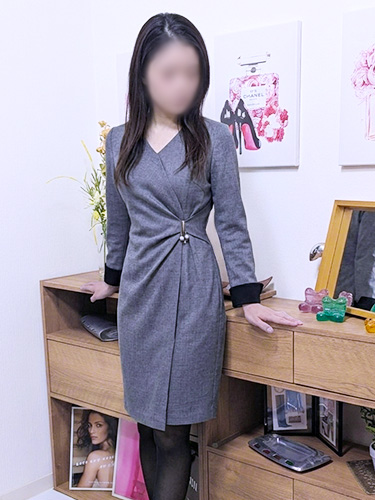 風俗未経験のハーフを思わせる小柄な美人妻 紗英01