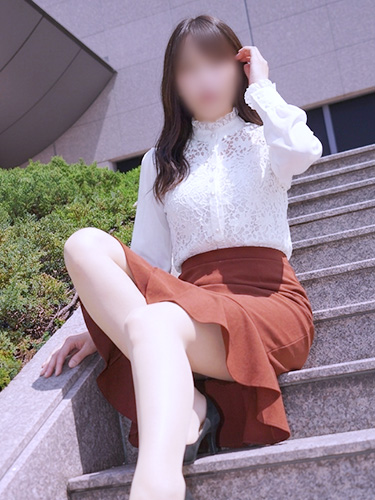 淫靡な色気漂う美脚妻 ゆうり1