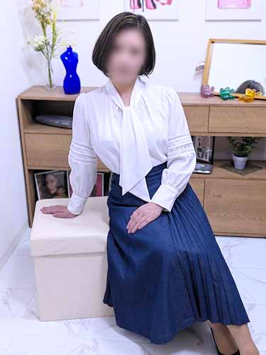 艶美な美魔女の人妻秘書 楓2