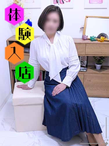 新人デビュー 艶美な美魔女の人妻秘書 楓